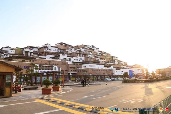 说明: 慈航广场