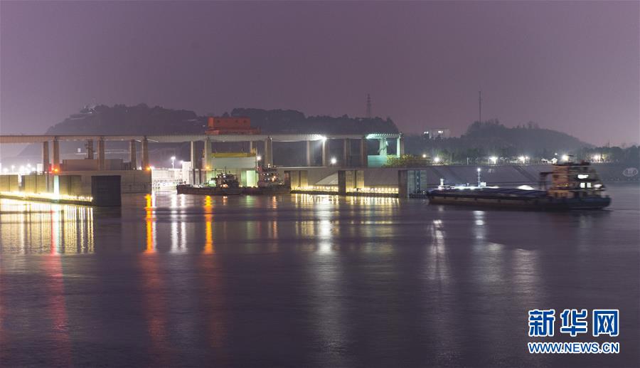 #（经济）（2）三峡工程大坝船闸通航效率再创历史新高