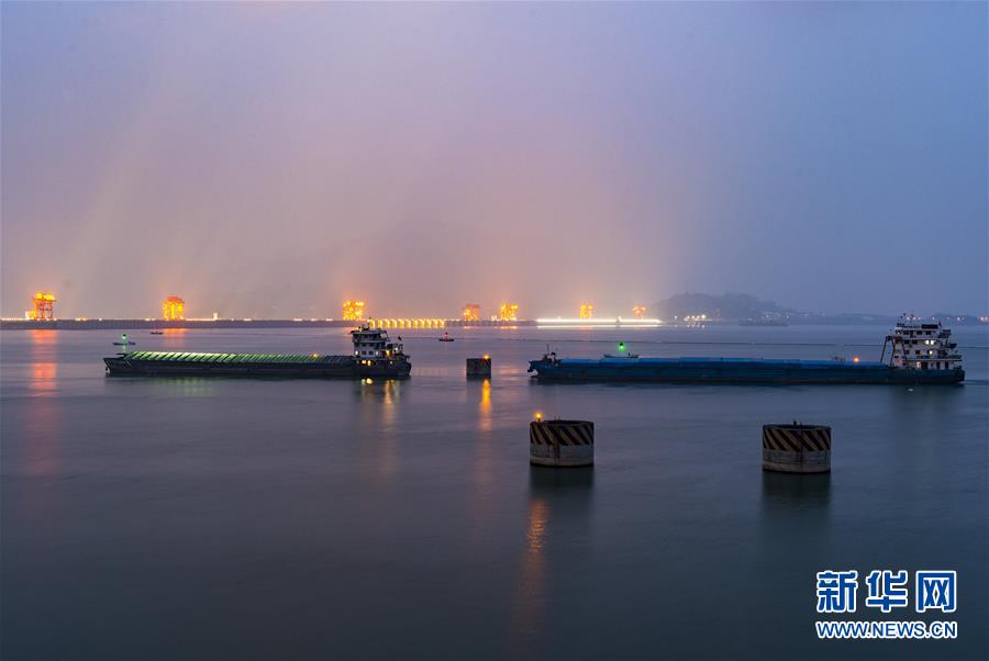 #（经济）（3）三峡工程大坝船闸通航效率再创历史新高