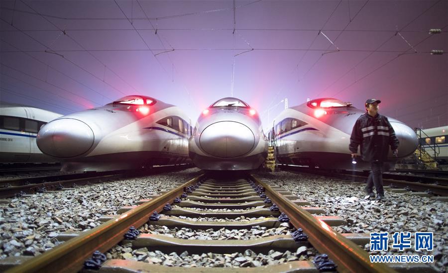 （社会）（7）风雪中的“陆地舰队”