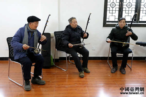 【网络媒体走转改】前锋区会龙村：脱贫致富路上的华丽蜕变