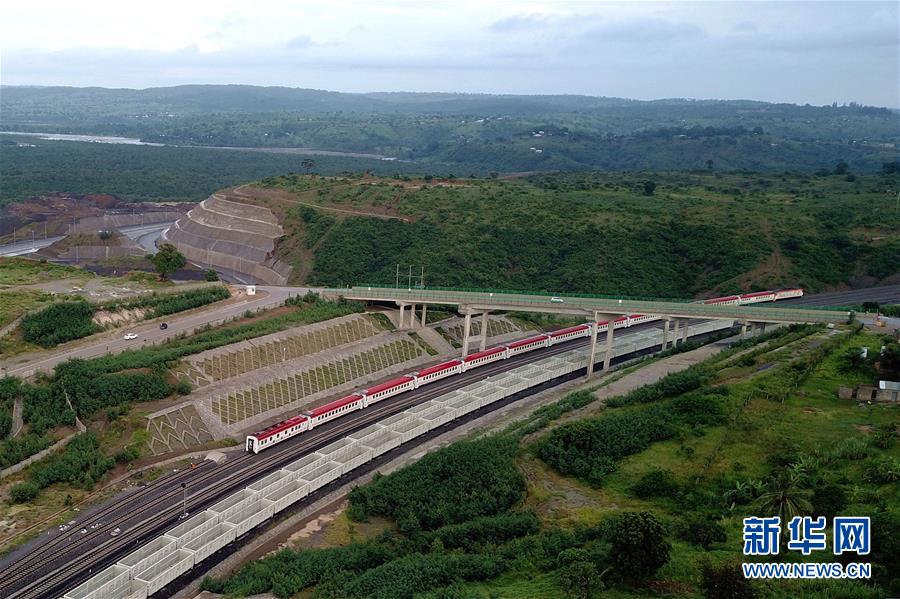 （国际·出访配合·图文互动）（2）中国公司本地化运营蒙内铁路赢得肯尼亚民心
