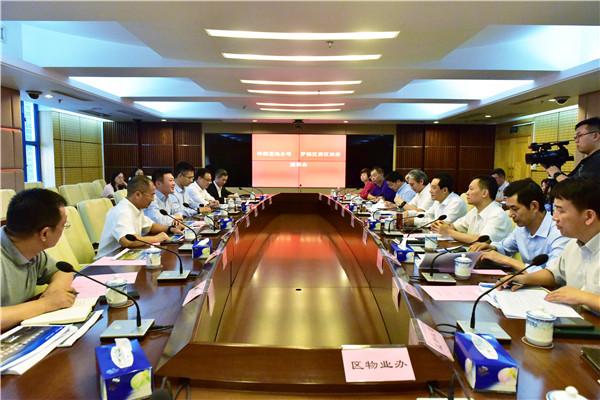 华润置地董事局主席唐勇一行来访罗湖