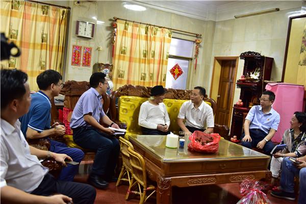 不忘初心送温暖 “七一”走访慰问老党员