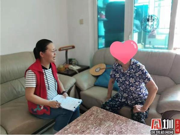 为20户长者家庭入户探访 开展居家环境测评