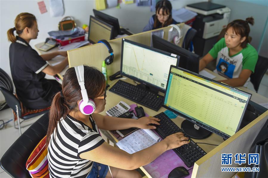 （社会）（2）河北深州：贫困户搭上“电商快车”