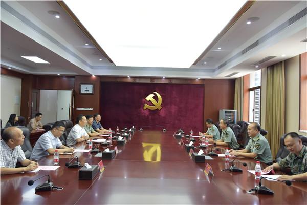 罗湖区区长罗育德带队前往市警备区开展“八一”慰问活动