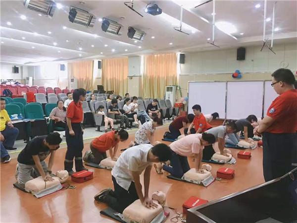 培育社区急救员 保社区和谐平安