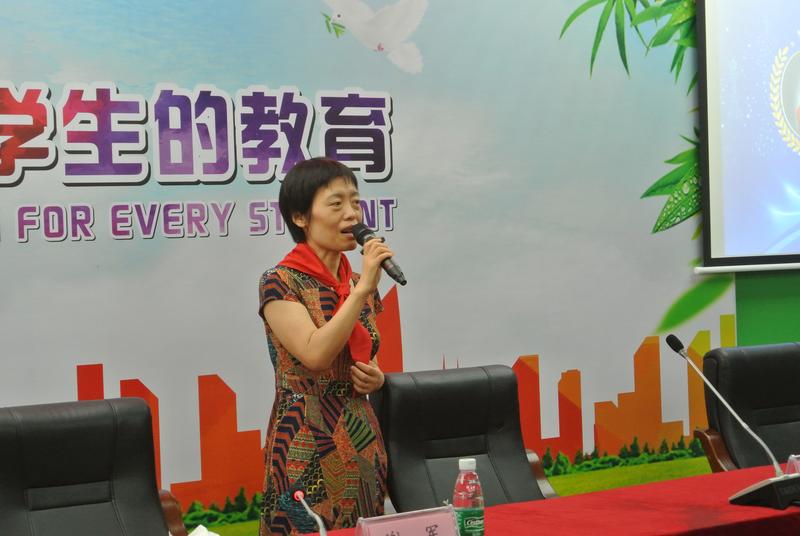 世界冠军谢军走进校园 诉说国际象棋的无穷魅力