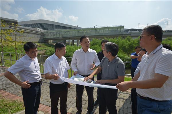 罗湖区委书记罗育德带队到深圳河、莲塘河开展主题调研