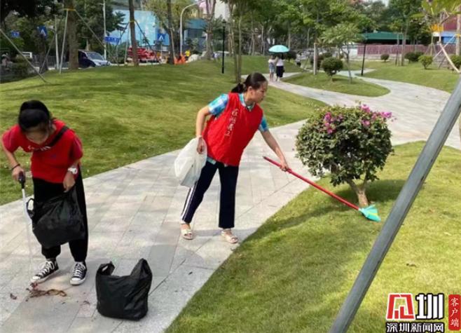 群众助力创文进行时 开展环境卫生大扫除