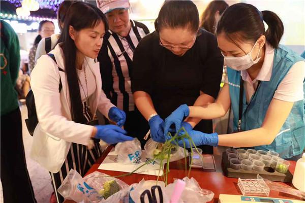 走近罗湖食品安全工作 6000余家餐饮实现后厨“阳光化”