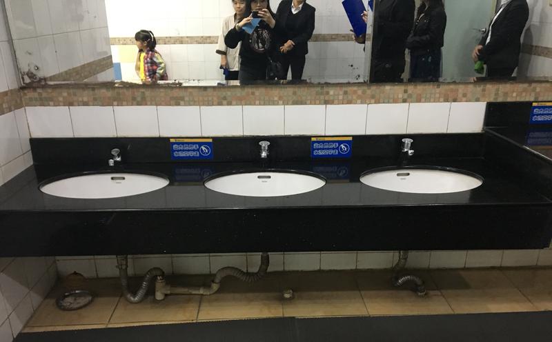 签到表随意改多处设施损坏 莲花街道景田银座公厕得分74分