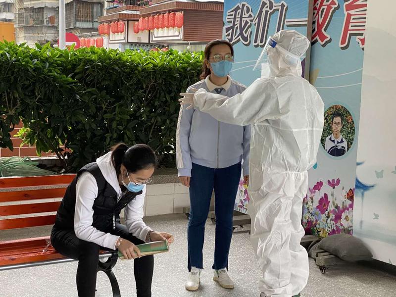 24小时值守、专题培训、健康档案......罗湖铁腕举措为师生返校织密安全网