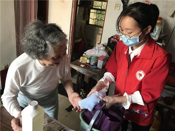 社区花式抗“疫” 丰富居民宅家生活