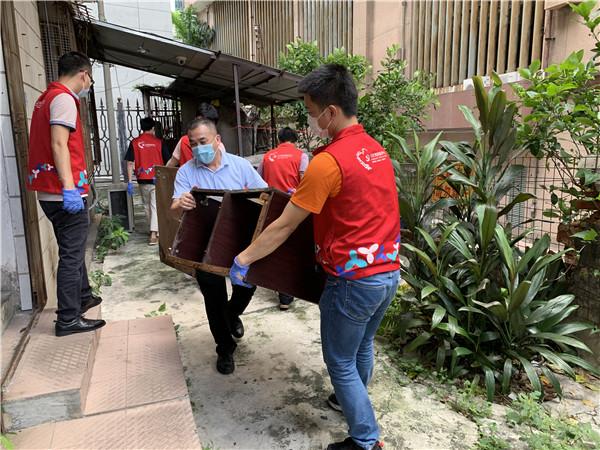 一群特殊的“搬运工”在为创建文明城市而努力