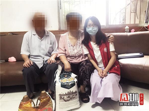 爱心妈妈团队慰问社区困难妇女家庭