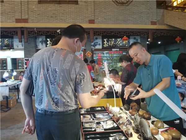 【乐GO罗湖】全国首个“无假货”翡翠珠宝夜市开市