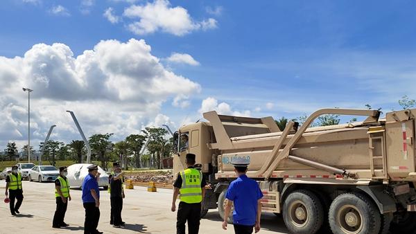 “亮剑”泥头车 福海两周内检查车辆逾千台