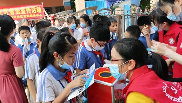 西乡“普法风”吹进校园 为成长保驾护航