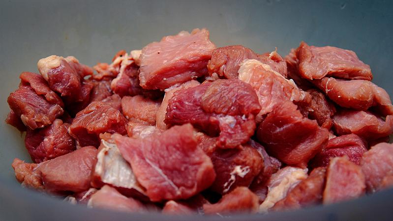 猪肉价格七连降：生猪产量持续恢复 产业转型压力犹存