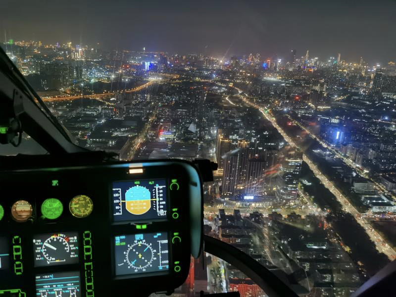 酷！春节可坐直升机瞰鹏城夜景，约吗？
