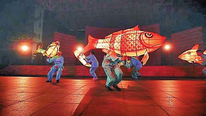 探访非遗传承人 “一夜鱼龙舞”在深圳是怎么炼成的？