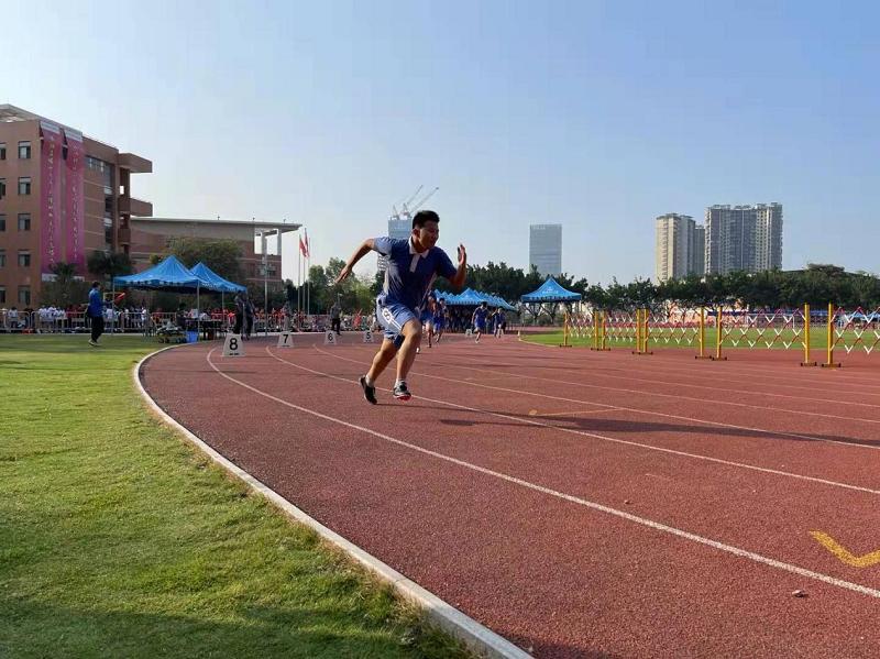 深圳中考体育考试顺利开考 开考首日共有8000多考生参考