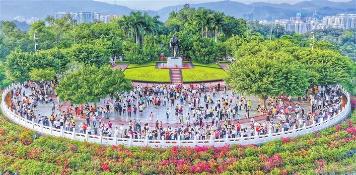 五一假期全市公园迎客401.4万人次，深圳城管全力做好游园保障