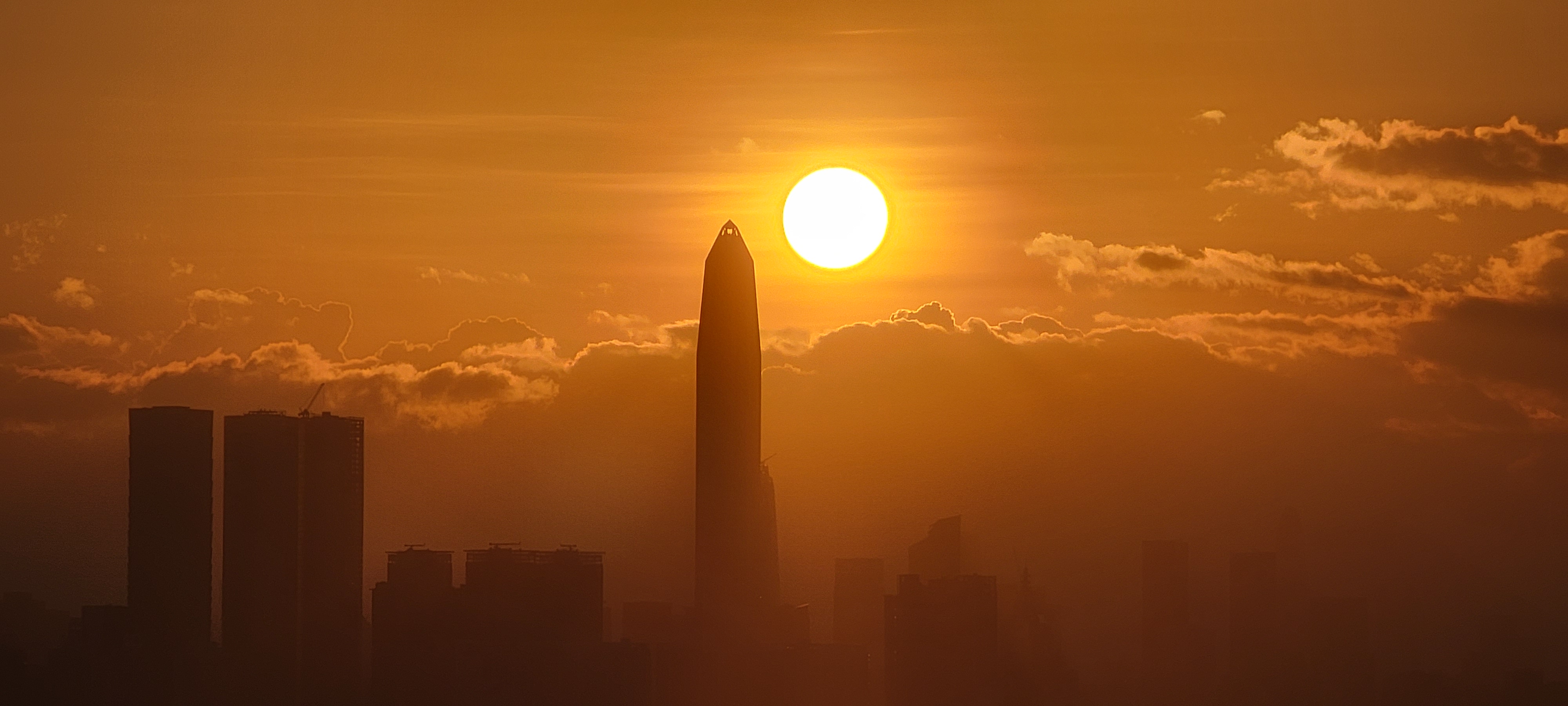 IN视频|今日深圳5月24日：深圳湾，摄取朝阳的满满能量