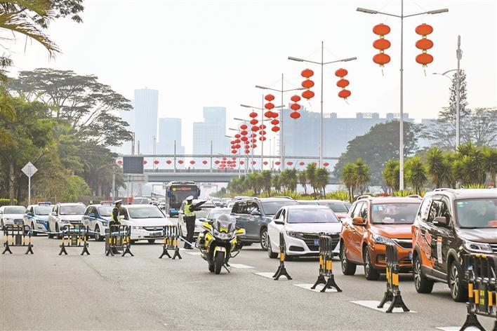 深圳交警六大举措打造“安全、畅通、有序”的交通环境推动城市交通管理“当先锋作示范”