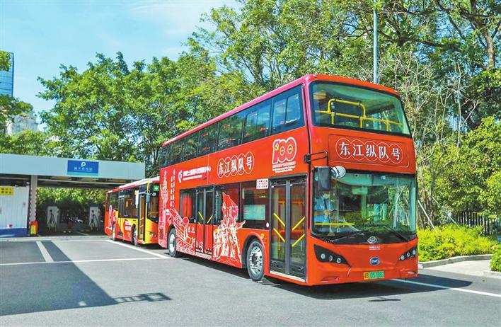 深圳巴士集团移动党群服务中心"东江纵队号"外景.