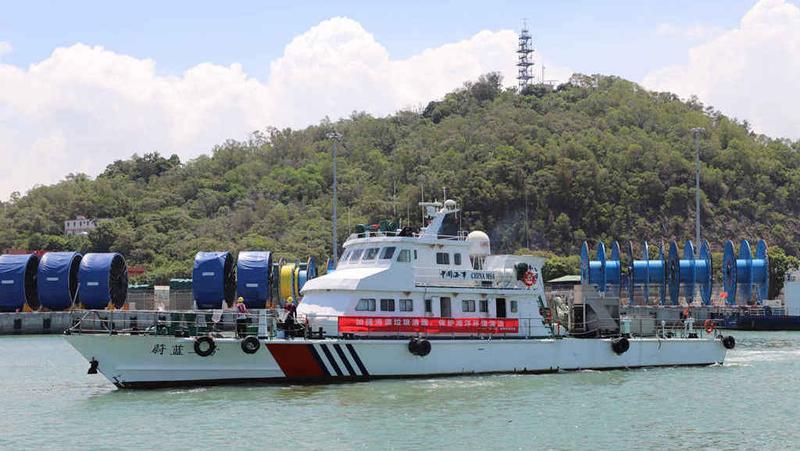 深圳在国内率先实施海漂垃圾常态化清理“环卫”制度