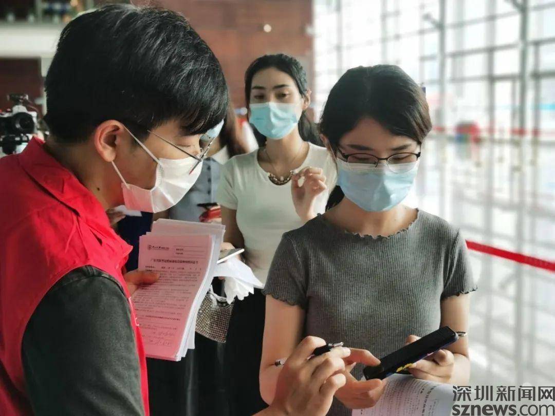 青年抗疫行动｜“我们来自香港，愿并肩抗疫捍卫这座城”
