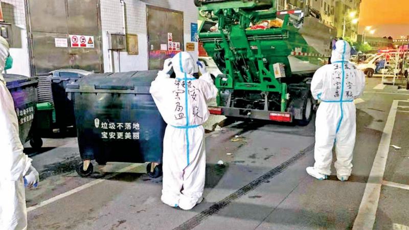 区城管部门与福永街道携手抗疫 清运封闭小区垃圾