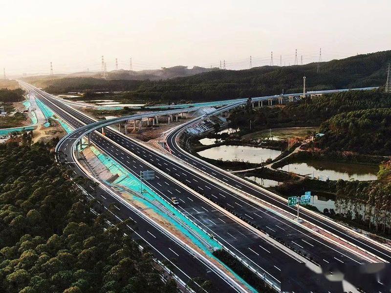 中开高速公路新进展：三江高架桥箱梁全部架设完成