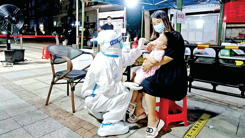 闻令而动 通宵达旦测核酸