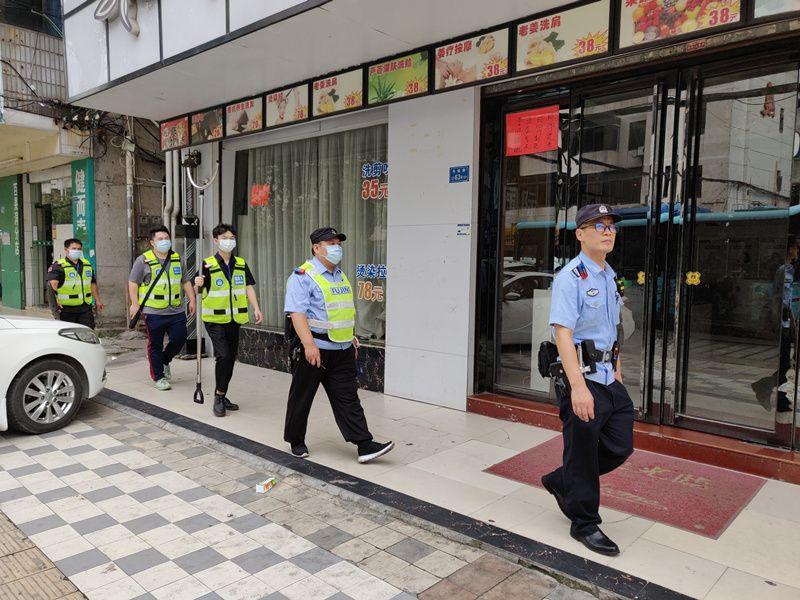 东莞市优秀社区民警邱焕新：一个人拉起400多人的“义警”队伍保一方平安