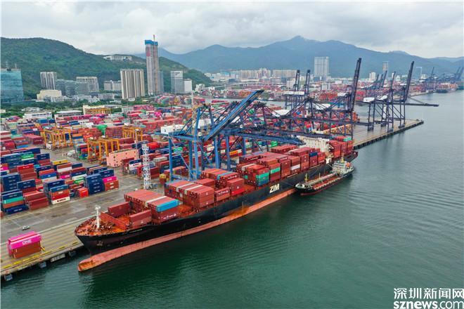 深圳市国际航行船舶保税燃料油在盐田港区成功完成首单加注