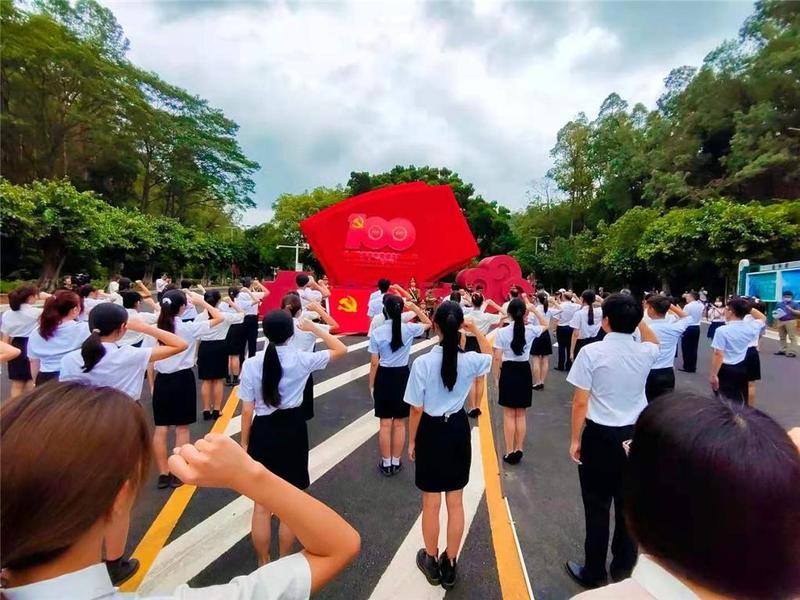重温入党誓词，番职院多种形式开展党史学习教育