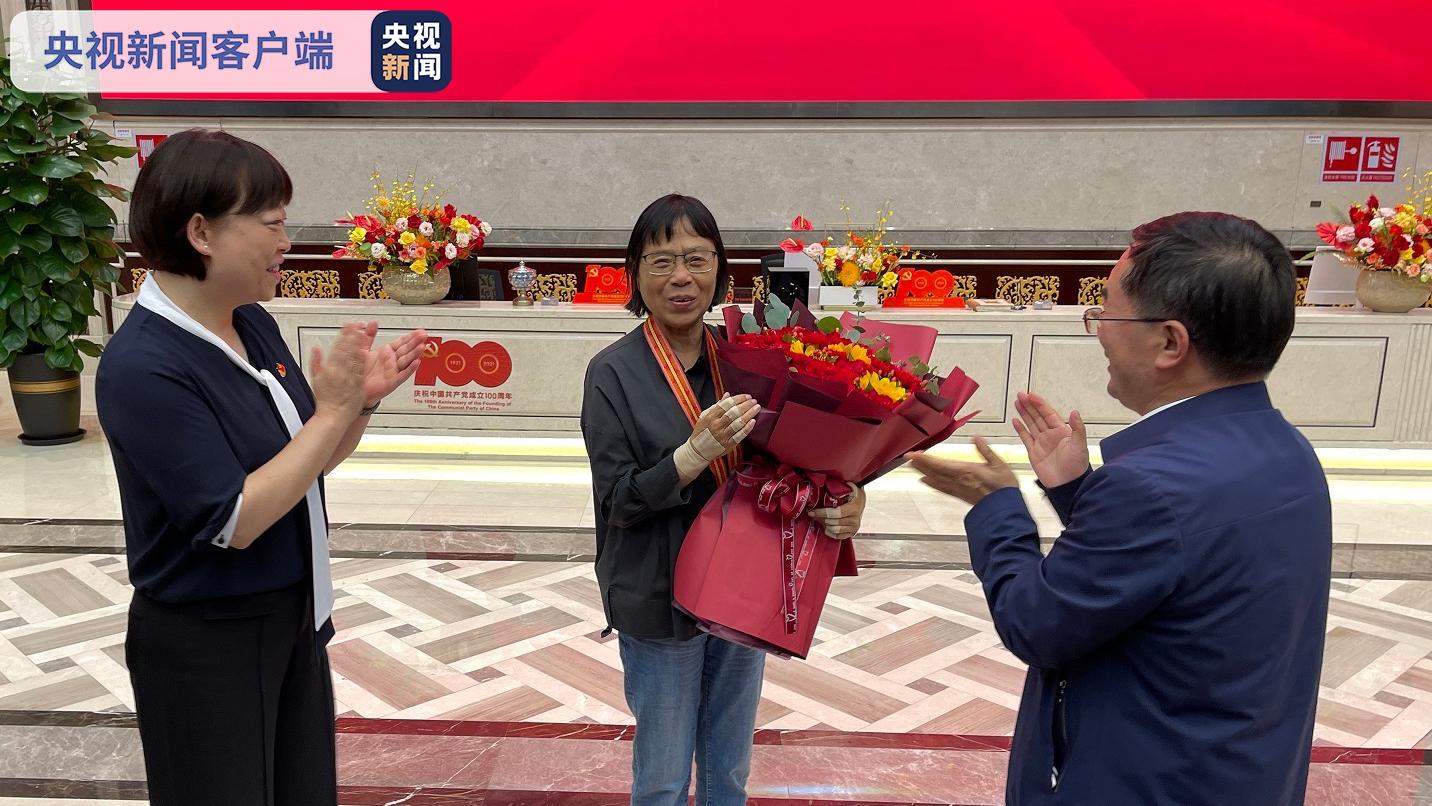 焦点新闻 时政快报 丽江华坪女子中学校长张桂梅:这份荣誉不是我个人