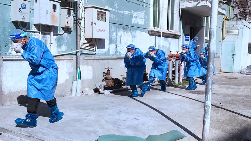 航城街道隔离酒店落实安全生产 举行消防应急逃生演练