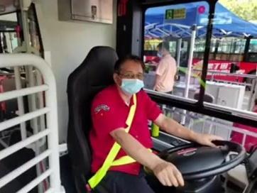 公交车行驶偏离原路线，乘客却一致赞成！