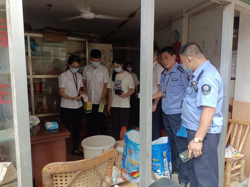 松岗网格员巡查发现并协助查办一处非法行医场所