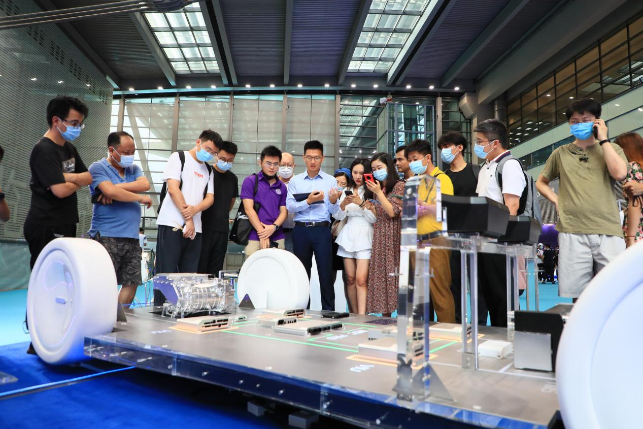 7月19日起，深圳市民可以率先体验无人车服务
