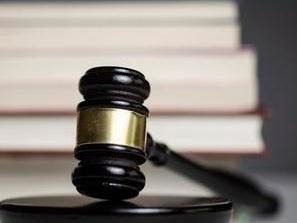 “好意同乘”发生事故，驾驶员担责5成