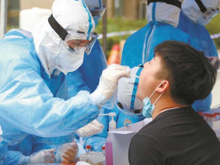 广东省中山市对中高风险地区返粤人员排查中发现1例新冠肺炎无症状感染者
