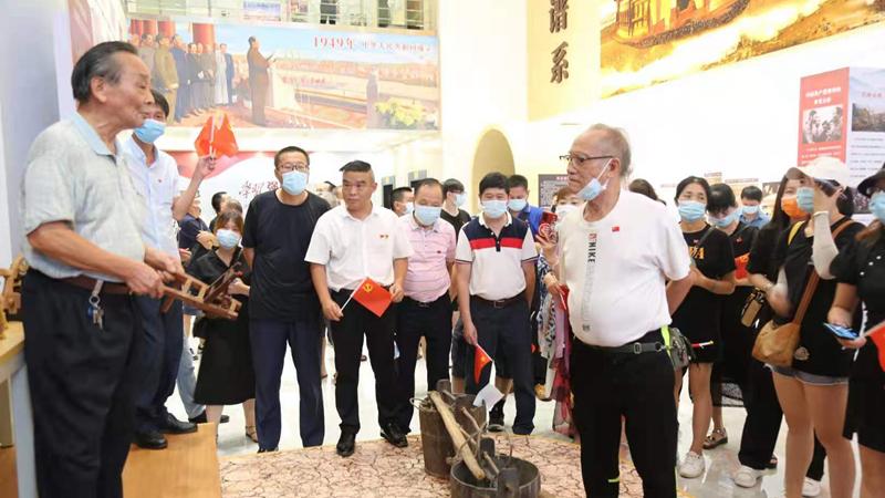 松岗组织联谊会活动 百名居深港澳同胞共庆建党百年