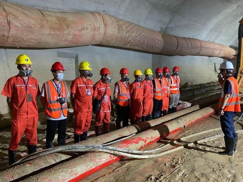 15支队伍5台“龙吸水”，广州救援队连续奋战八天七夜