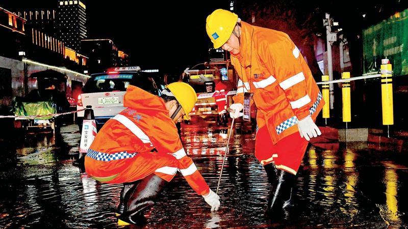 疾风骤雨来袭 宝安有序应对